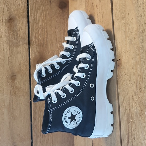 Lifted Platform Converse All Star Chuck Taylor - Picture 2 of 8